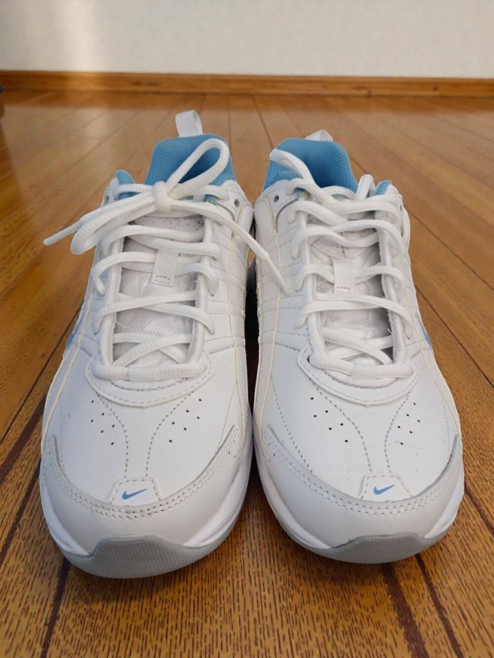 Nike T-Lite Women's Cross Training / Walking Shoes (Size 7)